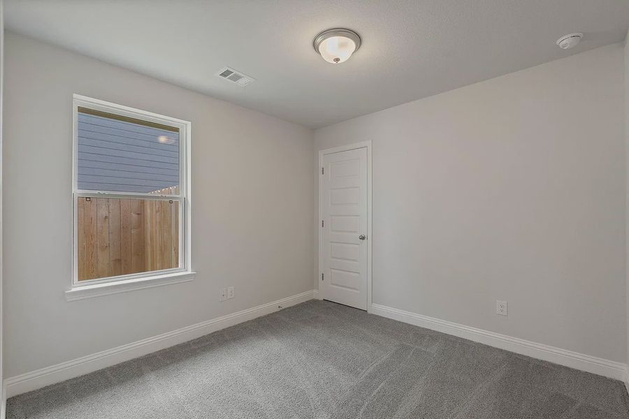 Spacious, unfurnished interior of a new home in Grand Oaks Reserve, Cleveland (Image 26).