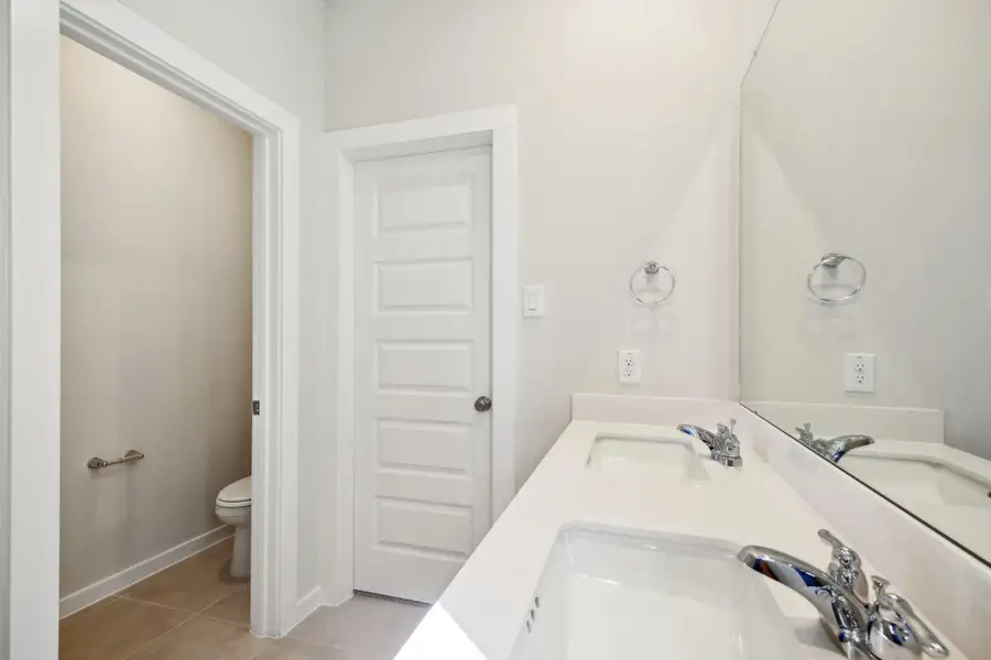 Photo is not of the actual home, but is an inspirational photo of builder’s model home and may depict options, furnishings, and/or decorator features that are not included Photo is not of the actual home, but is an inspirational photo of builder’s model home and may depict options, furnishings, and/or decorator features that are not included