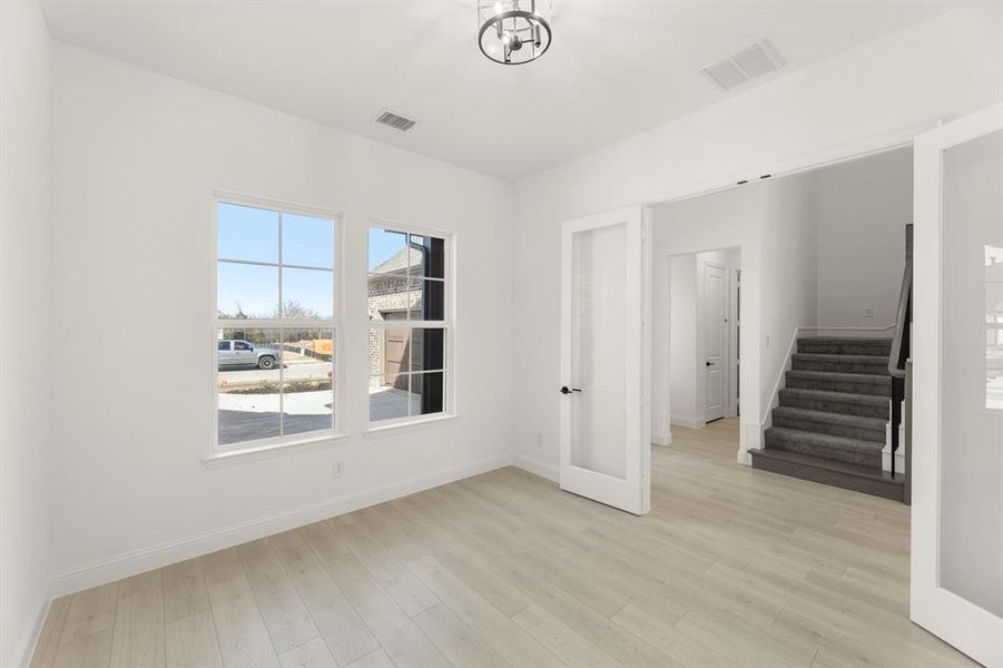 04. 2213 Clairmount - Study