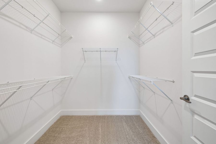 Spacious, unfurnished interior of a new home in Del Webb Barton Village, Lebanon (Image 46).