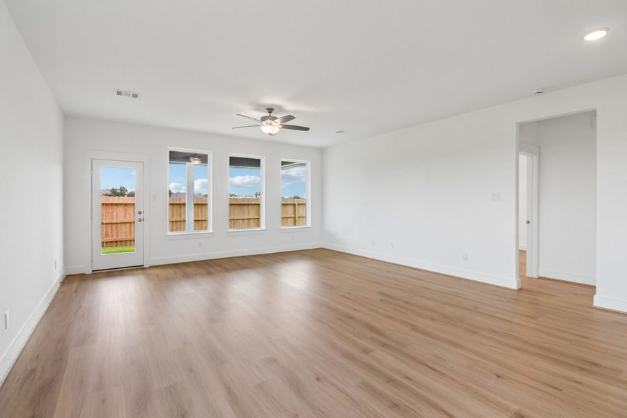 Spacious, unfurnished interior of a new home in Trinity Grove, Spring (Image 13).
