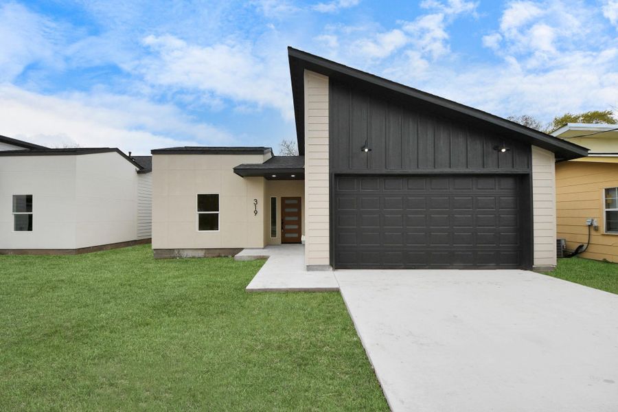 Grass is photo shopped as the yard is in process Grass is photo shopped as the yard is in process