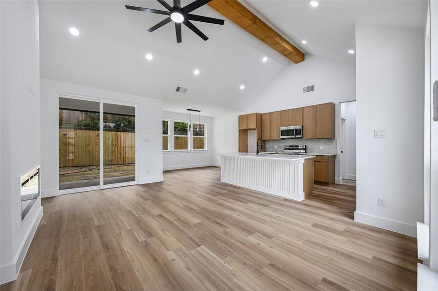 Spacious, unfurnished interior of a new home in , Dallas (Image 13).