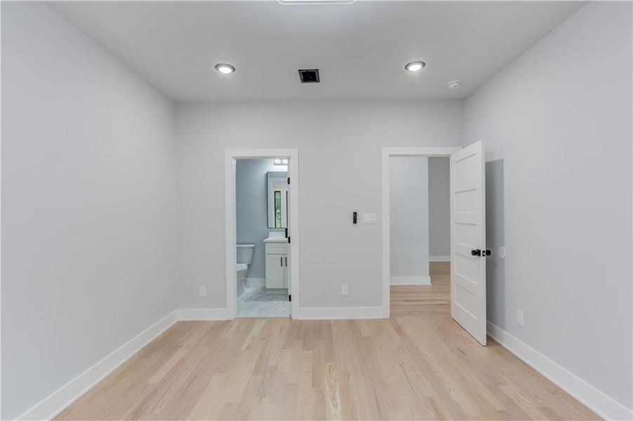 Spacious, unfurnished interior of a new home in , Atlanta (Image 64). Spacious, unfurnished interior of a new home in , Atlanta (Image 64).