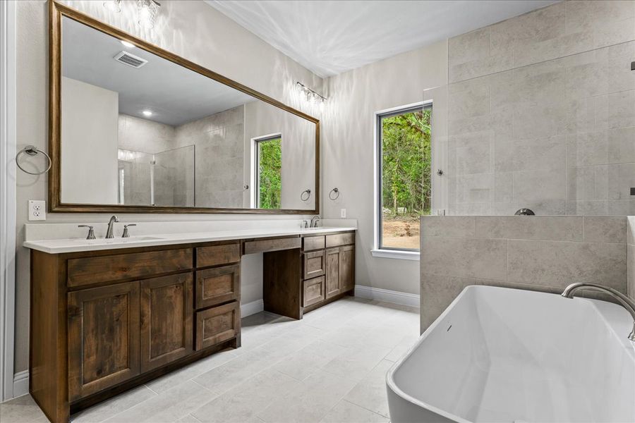 Doug Parr Homes | Hunter Plan - Primary Bathroom Doug Parr Homes | Hunter Plan - Primary Bathroom
