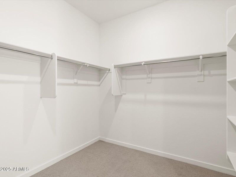 Walk-In Closet Walk-In Closet