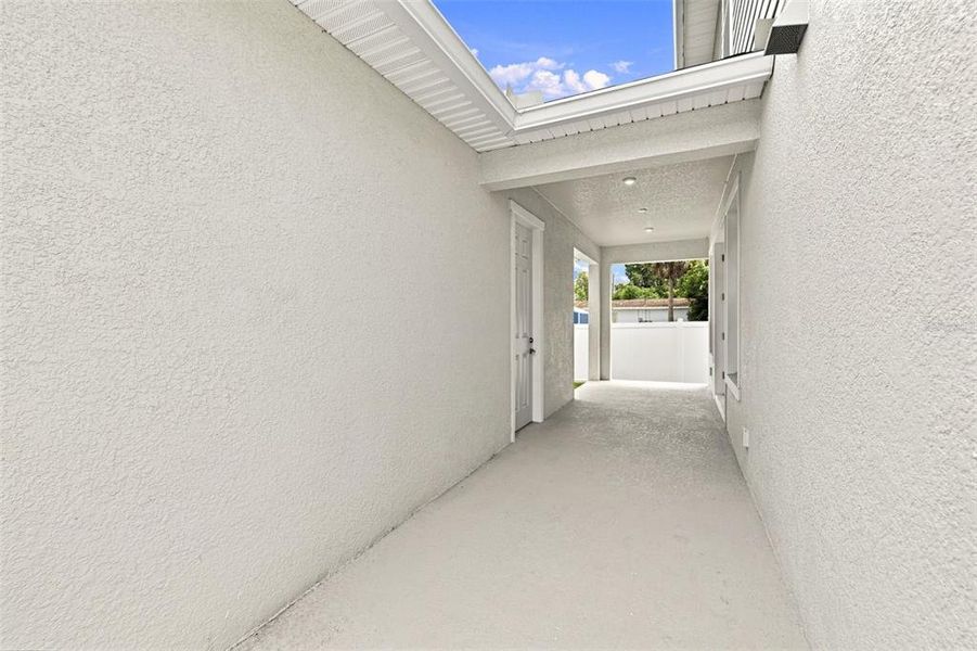 Exterior details and patio area of a home in , St. Petersburg (Image 4).