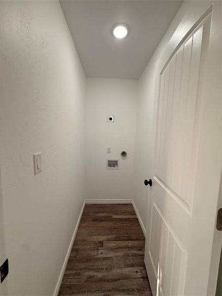 Spacious, unfurnished interior of a new home in , Mineola (Image 15). Spacious, unfurnished interior of a new home in , Mineola (Image 15).