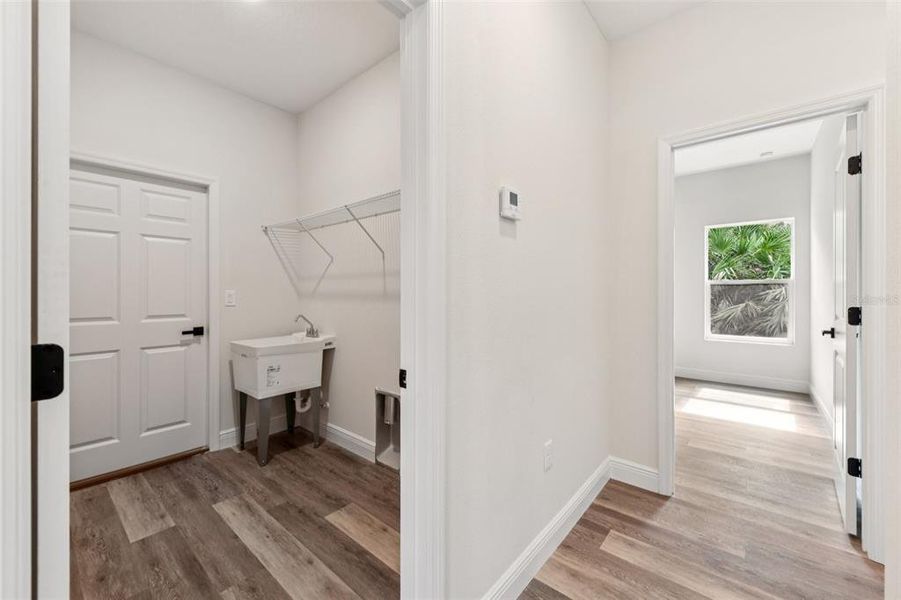 Spacious, unfurnished interior of a new home in , Deland (Image 7).