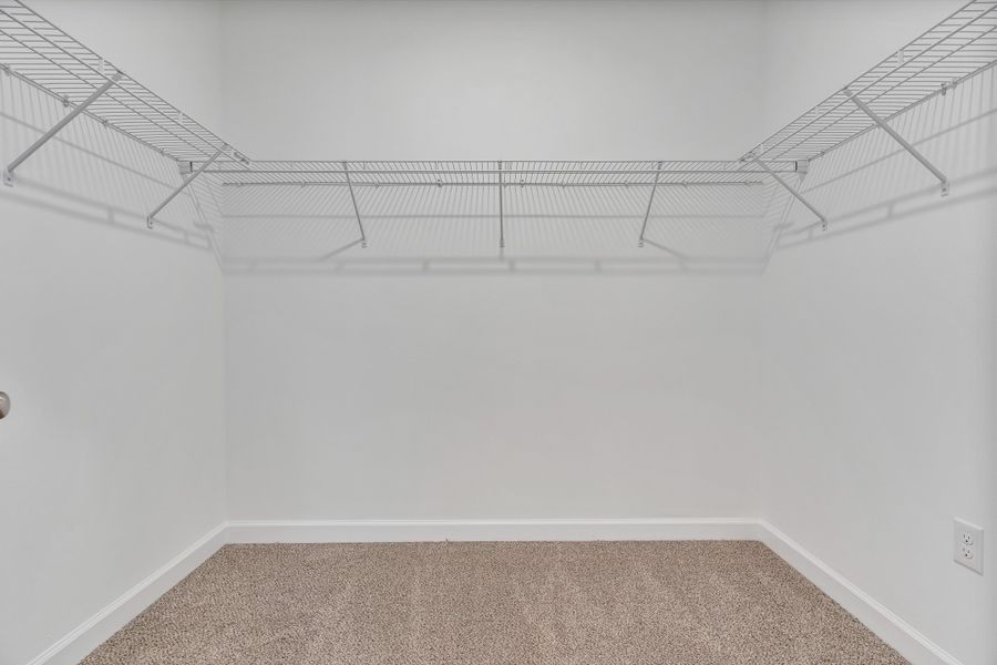 Spacious, unfurnished interior of a new home in Oak Hollow, Crestview (Image 34).