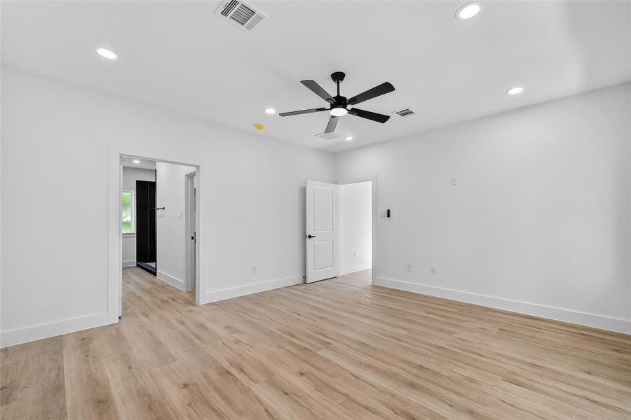 Spacious, unfurnished interior of a new home in , Houston (Image 37). Spacious, unfurnished interior of a new home in , Houston (Image 37).
