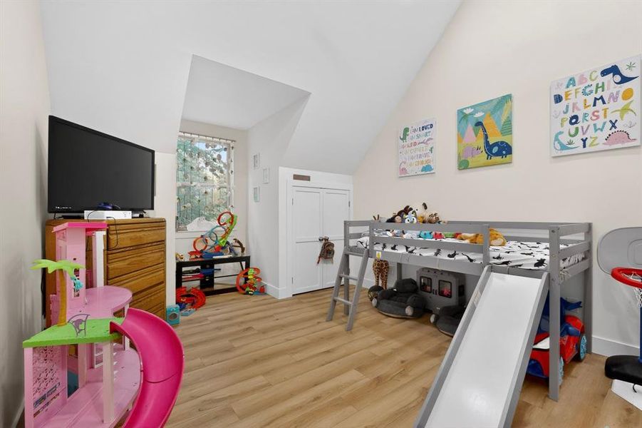 Furnished interior view inside a new home in , Mabank (Image 11).