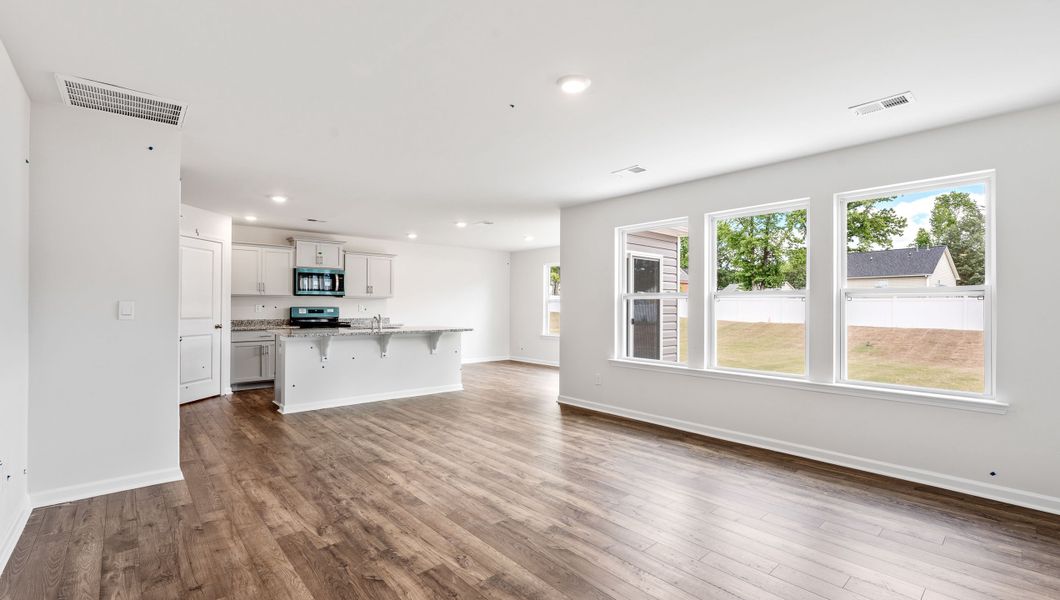 Spacious, unfurnished interior of a new home in Harper Ridge, Roebuck (Image 15).
