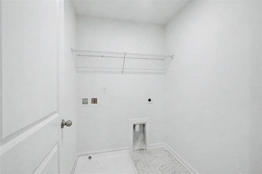 Spacious, unfurnished interior of a new home in Sawmill Creek, Mableton (Image 40).