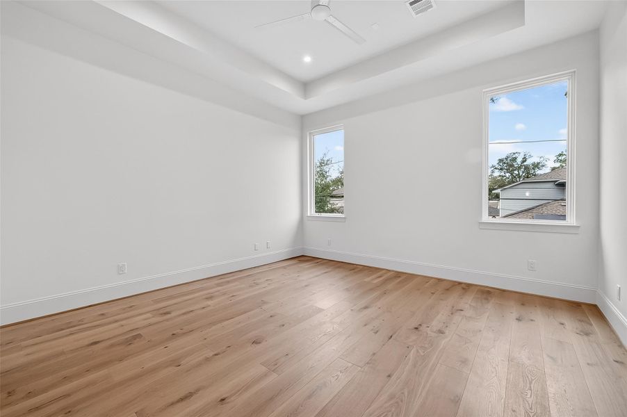 Spacious, unfurnished interior of a new home in , Houston (Image 27).