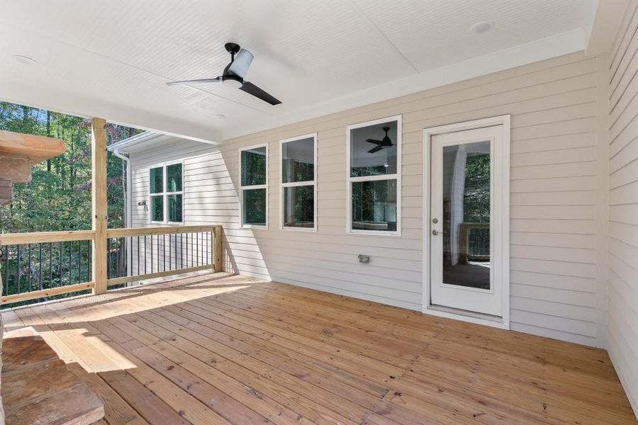 Spacious, unfurnished interior of a new home in , Dawsonville (Image 13).