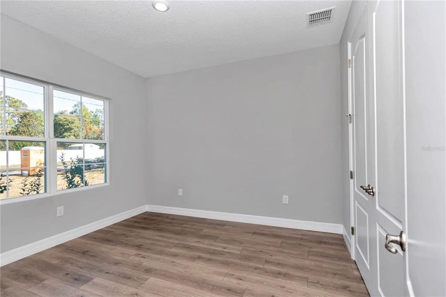 Spacious, unfurnished interior of a new home in , Summerfield (Image 31).