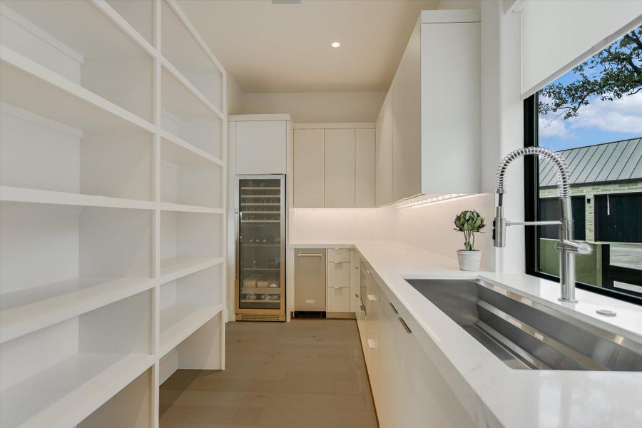 Furnished interior view inside a new home in , Horseshoe Bay (Image 9).