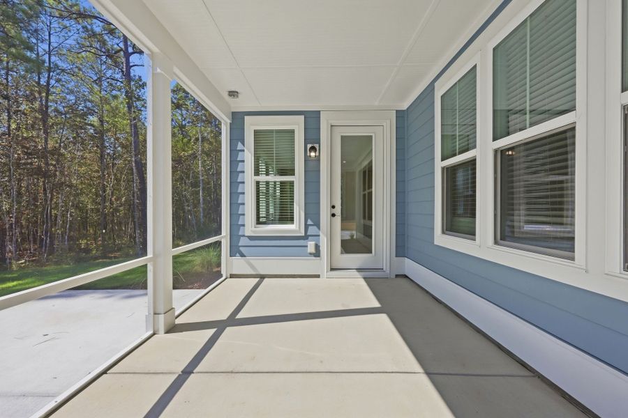 Representative exterior details of a home built from the Laurel by Pulte Homes in SayeBrook, Myrtle Beach (Image 26).