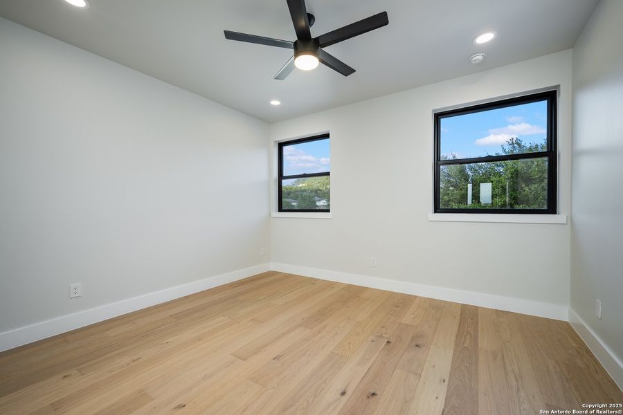 Spacious, unfurnished interior of a new home in , San Antonio (Image 20).