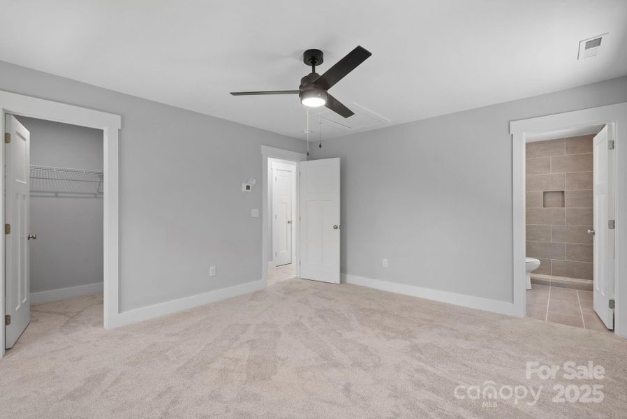 Spacious, unfurnished interior of a new home in , Asheville (Image 32).