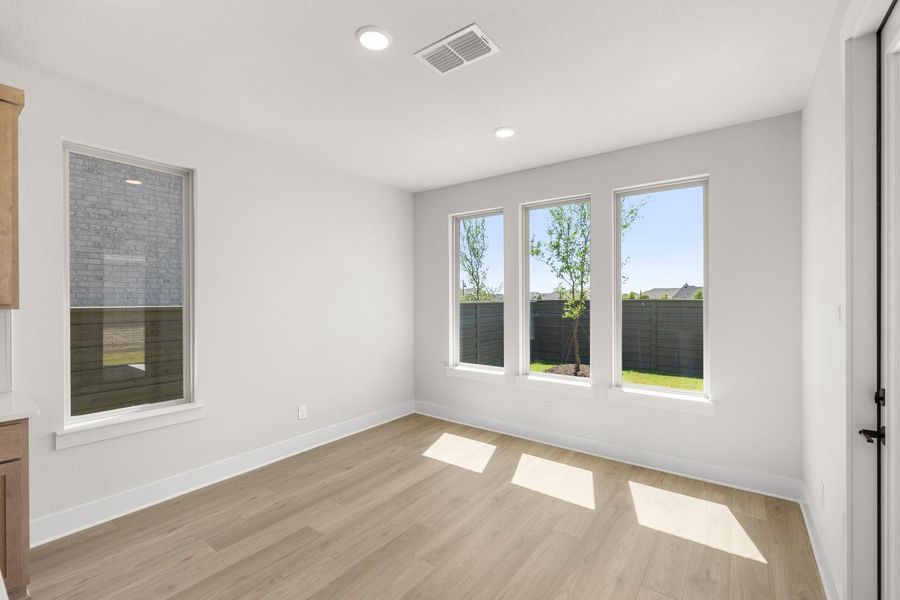 Spacious, unfurnished interior of a new home in Union Park, Little Elm (Image 19).