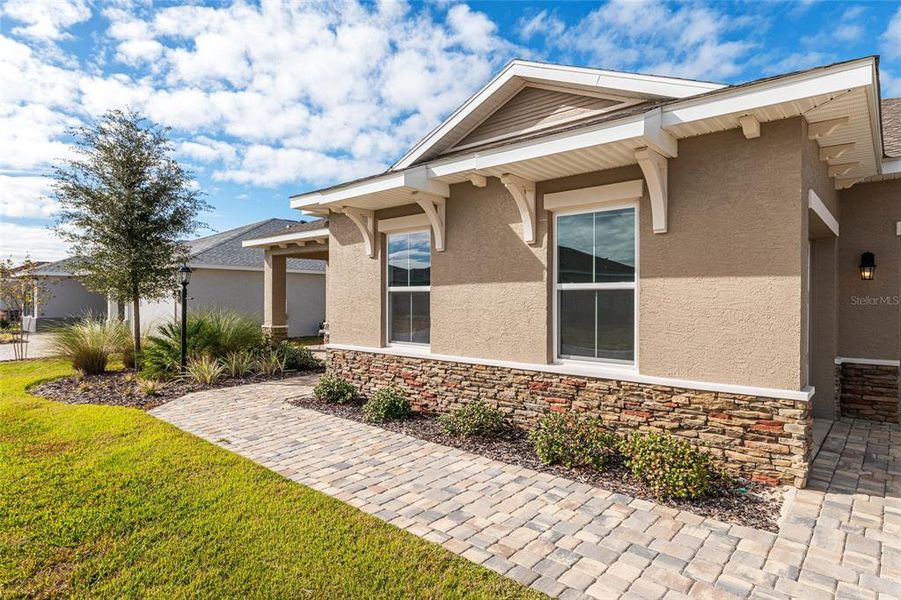 Exterior details and patio area of a home in , Ocala (Image 27).