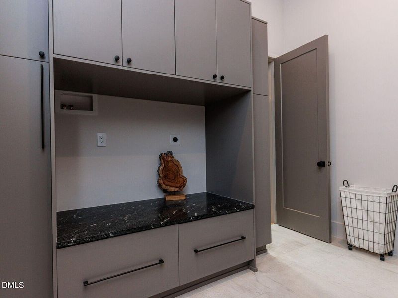 041-1280x960-laundry-room