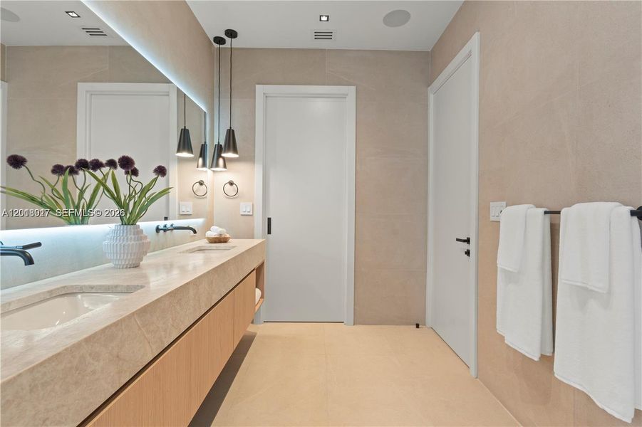 Furnished interior view inside a new home in , Miami (Image 45).