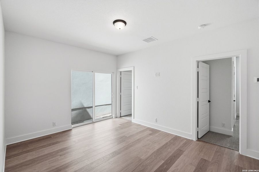 Spacious, unfurnished interior of a new home in Centero at Stone Oak, San Antonio (Image 42). Spacious, unfurnished interior of a new home in Centero at Stone Oak, San Antonio (Image 42).