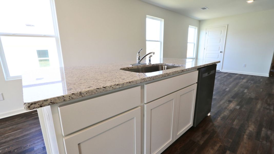 Furnished interior view inside a new home in Liberty, Panama City (Image 5).