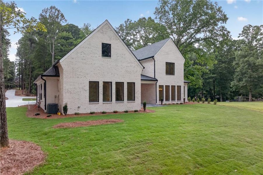 Exterior details and patio area of a home in , Lawrenceville (Image 4).