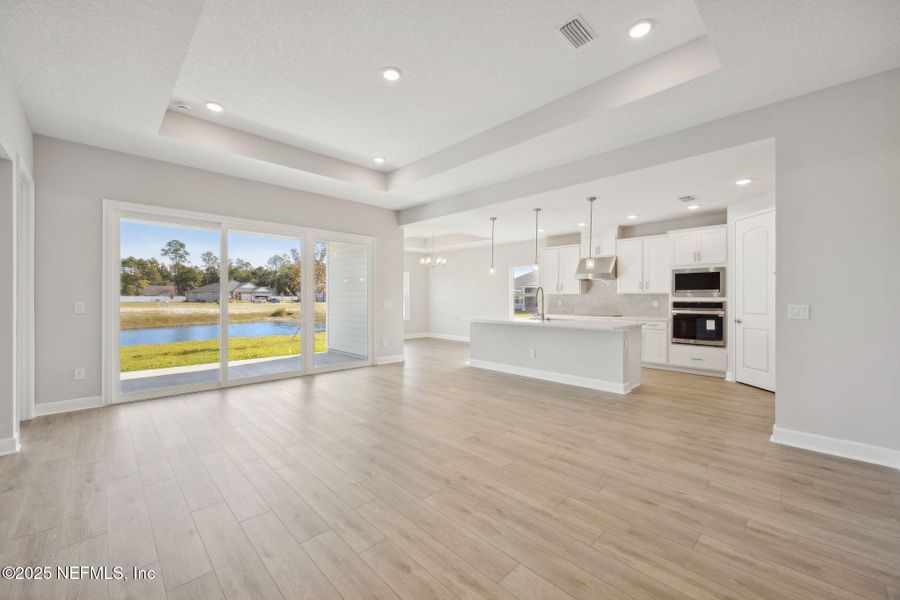 Spacious, unfurnished interior of a new home in Sandy Ridge, Yulee (Image 21).