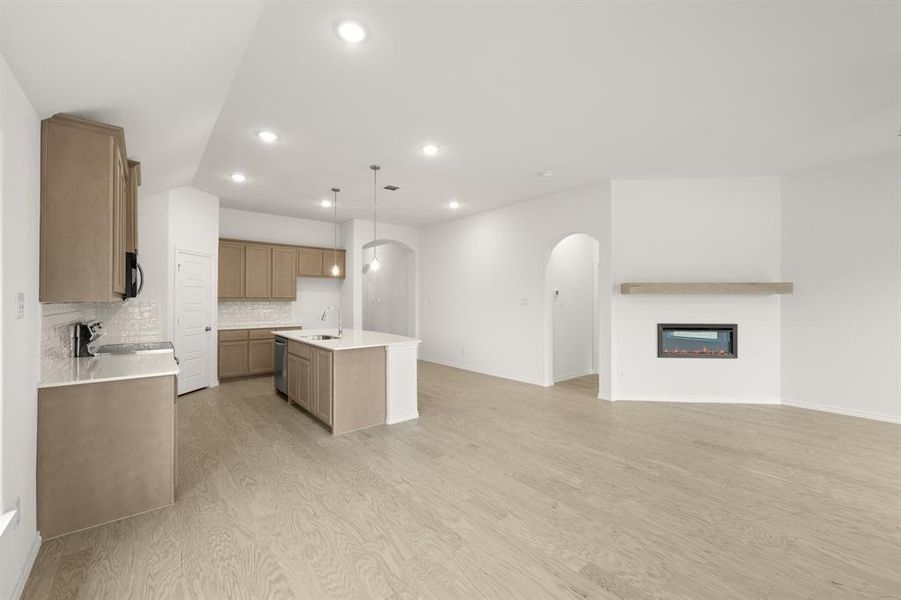 4540 Lyre Leaf- Dining-2