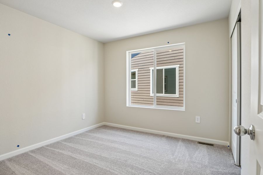 Spacious, unfurnished interior of a new home in Pintail Commons at Johnstown Village, Johnstown (Image 16).
