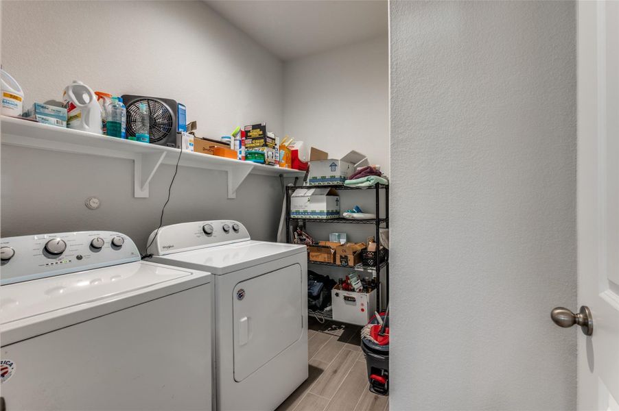 Furnished interior view inside a new home in Terra Trace, Fort Worth (Image 16). Furnished interior view inside a new home in Terra Trace, Fort Worth (Image 16).