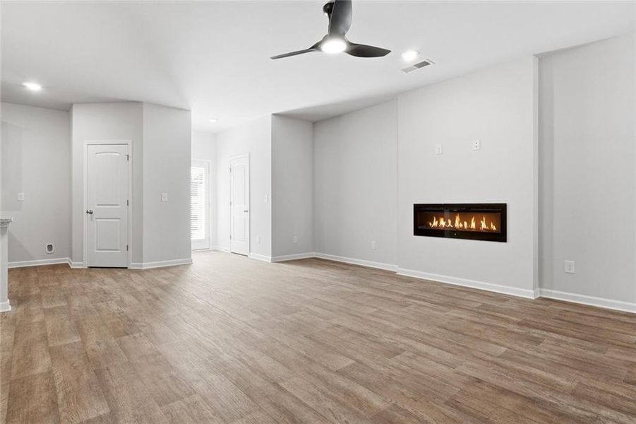Spacious, unfurnished interior of a new home in Concord Oaks, Powder Springs (Image 14). Spacious, unfurnished interior of a new home in Concord Oaks, Powder Springs (Image 14).