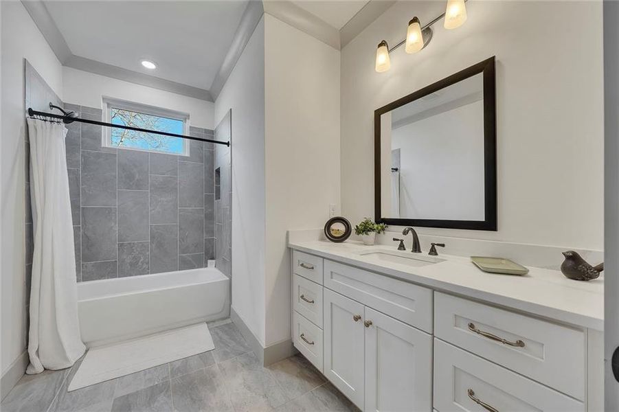 Furnished interior view inside a new home in , Jasper (Image 10).