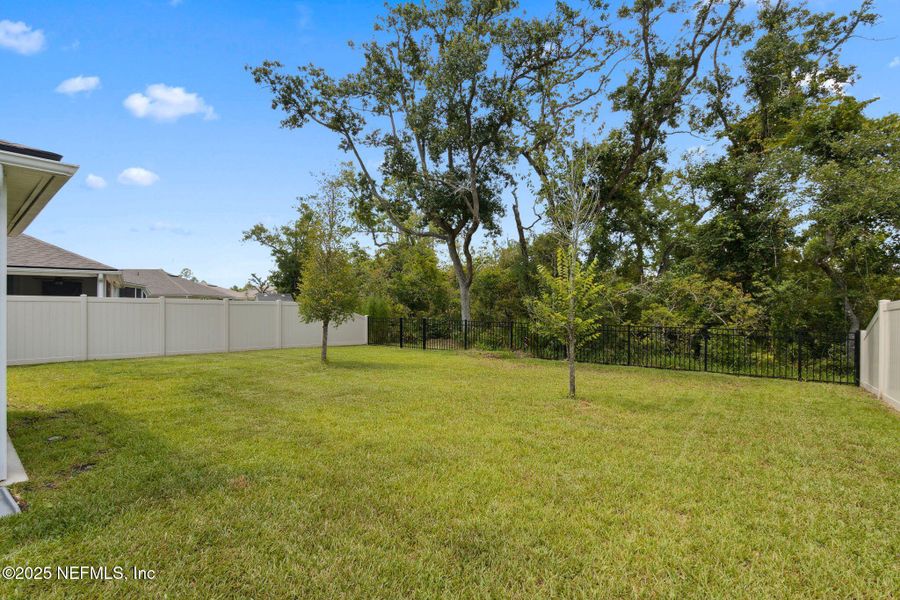 Exterior details and patio area of a home in River Glen, Yulee (Image 23). Exterior details and patio area of a home in River Glen, Yulee (Image 23).