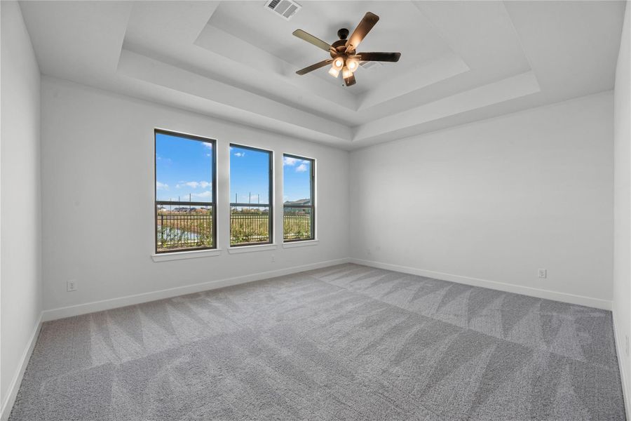 Spacious, unfurnished interior of a new home in Fulshear Lakes - 60', Fulshear (Image 19).