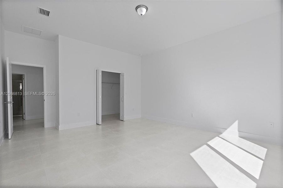 Spacious, unfurnished interior of a new home in , Cutler Bay (Image 22).