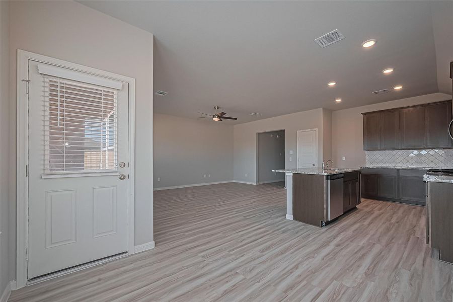 Image 40 of a home in Sunterra. Image 40 of a home in Sunterra.