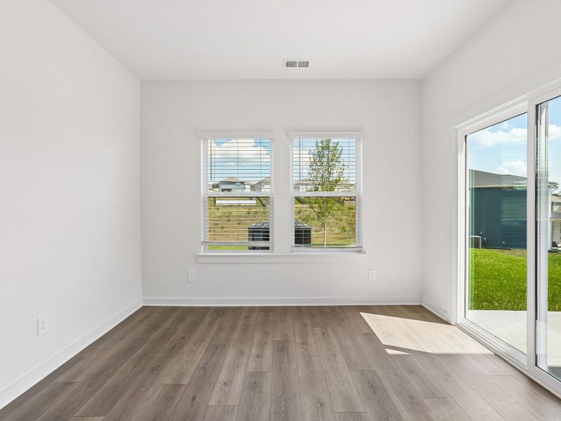Spacious, unfurnished interior of a new home in Crestview - Ridge Series, Hermitage (Image 11).