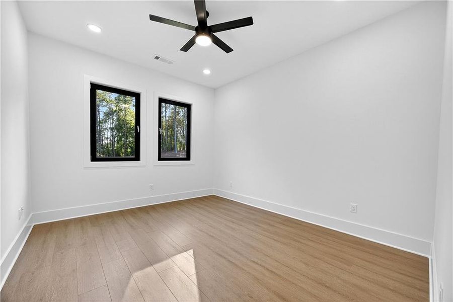 Spacious, unfurnished interior of a new home in , Auburn (Image 34).