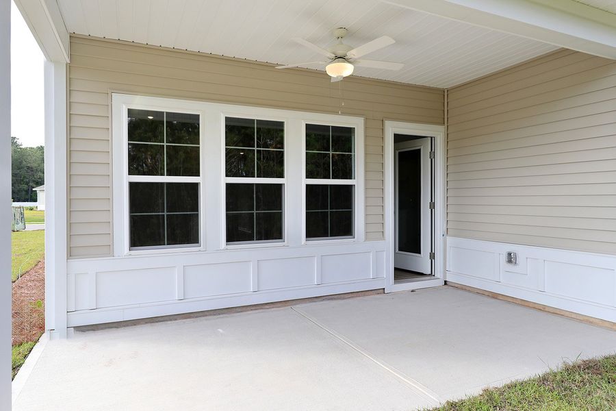 Exterior details and patio area of a home in Hainer Place, Conway (Image 19).