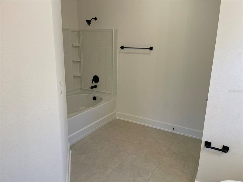 Spacious, unfurnished interior of a new home in Harmony Central, St. Cloud (Image 15).