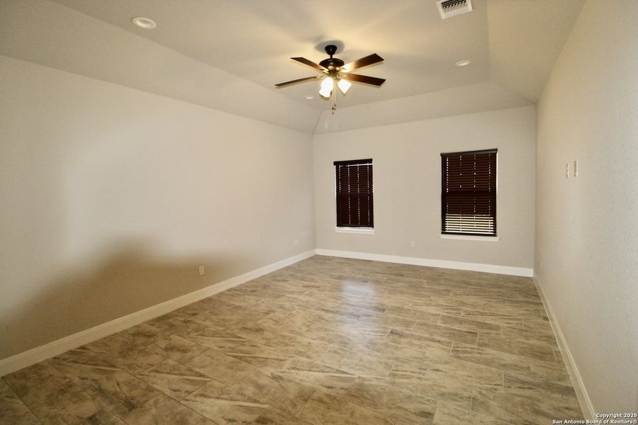 Spacious, unfurnished interior of a new home in , Lytle (Image 34).