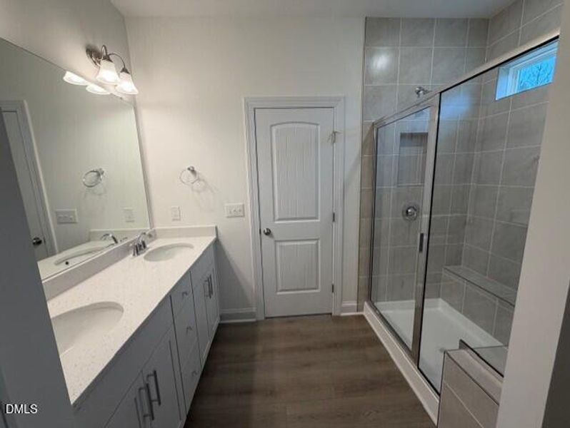 28065313-8a18-40a0-925e-3657dc92fda2