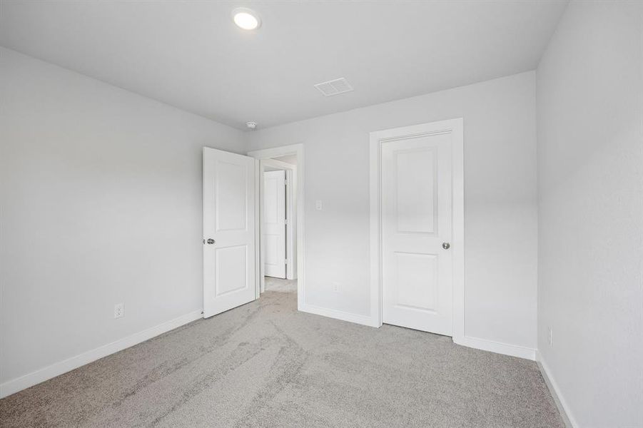 Spacious, unfurnished interior of a new home in Overland Grove, Forney (Image 13).