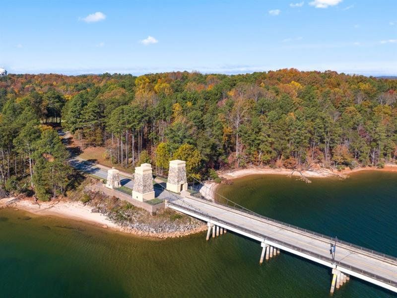 Image 66 of a home in Waypoint.